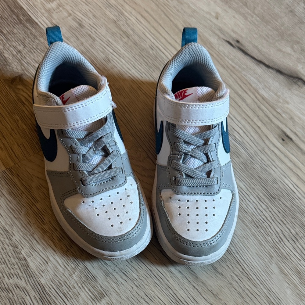 Nike Kids' White and Gray Sneakers with Blue Accents